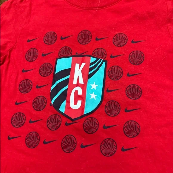 Nike KC Currnwt Red Tee with Logo - Picture 3 of 3